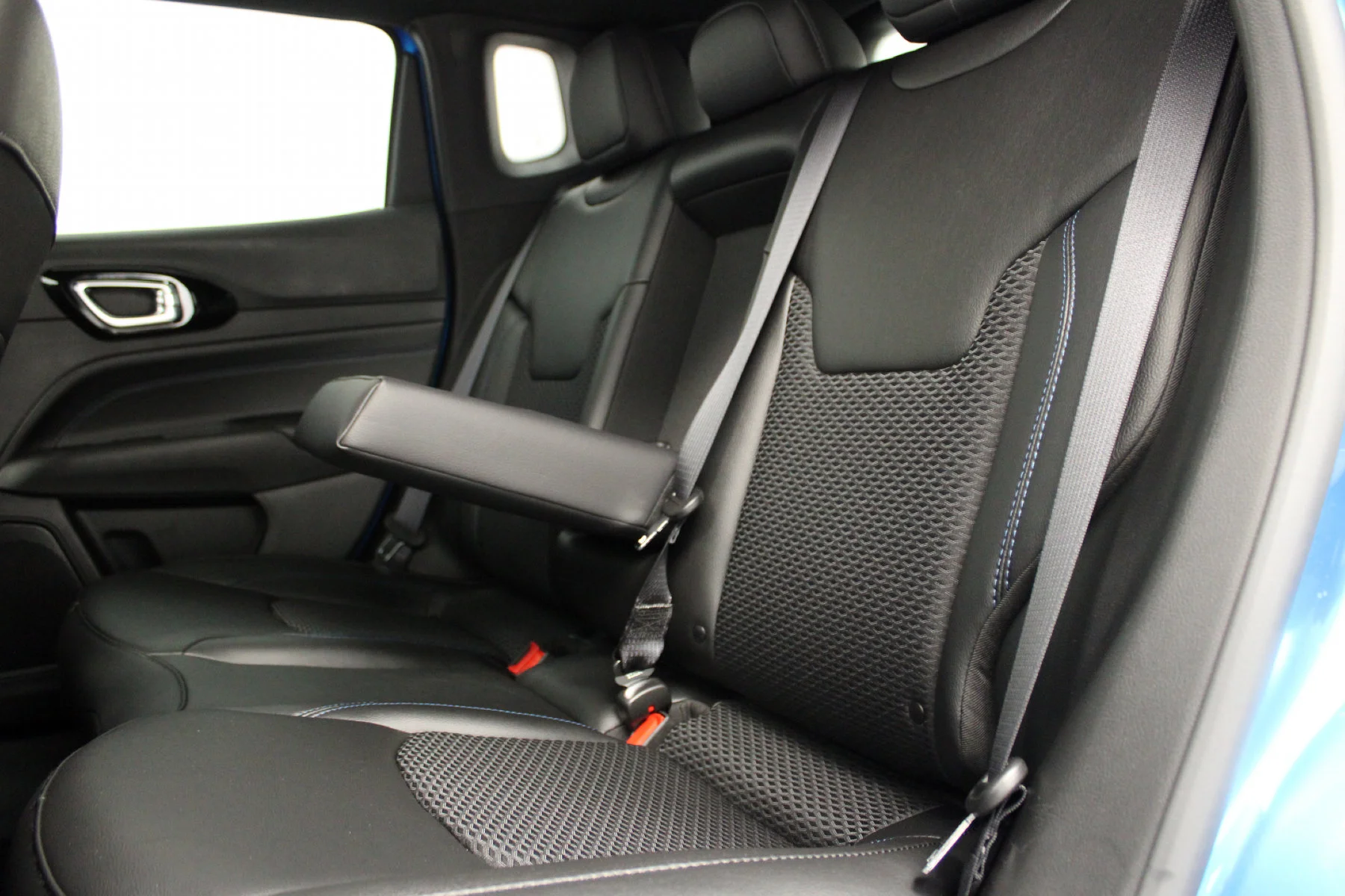2025 Jeep Compass Latitude - Photo 16