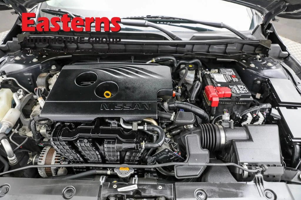 Used 2020 Black Nissan 2.5 SR image 7