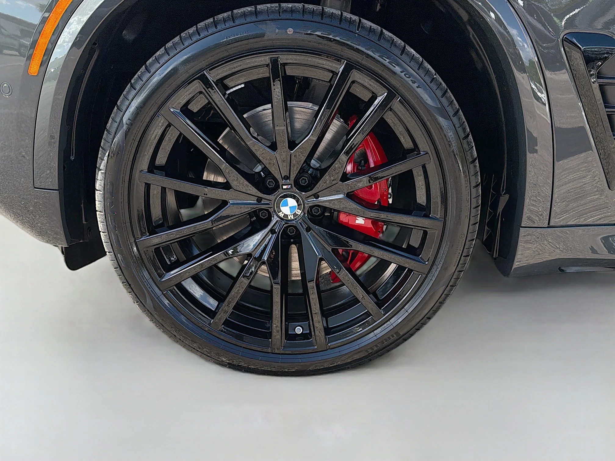 New 2026 Dravit Grey Metallic BMW xDrive40i image 42