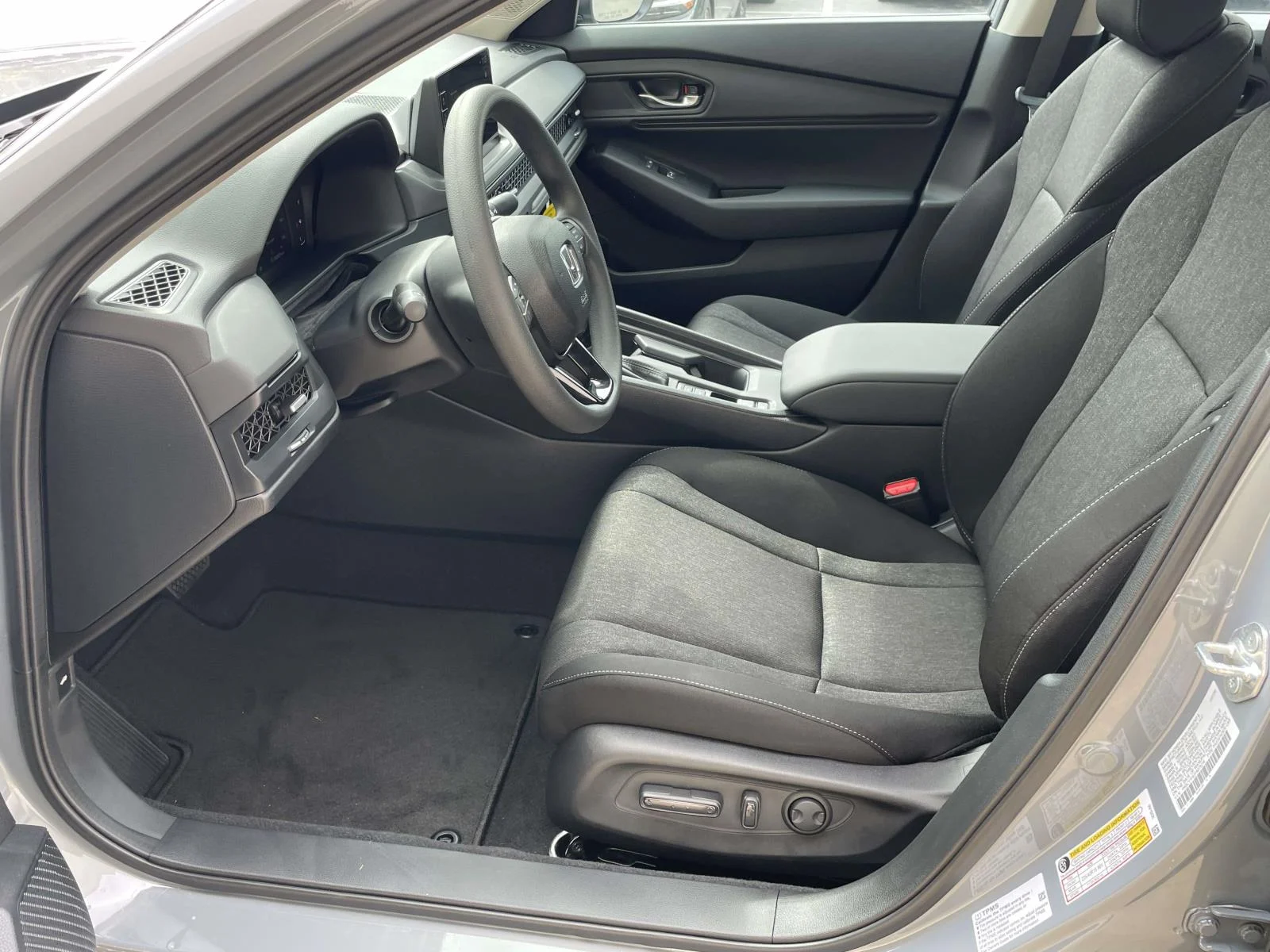 New 2026 Urban Gray Pearl Honda SE CVT image 14