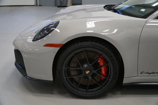 New 2026  Porsche Carrera 4 GTS image 16