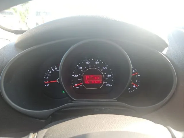 Used 2015 Yellow Kia Plus image 20