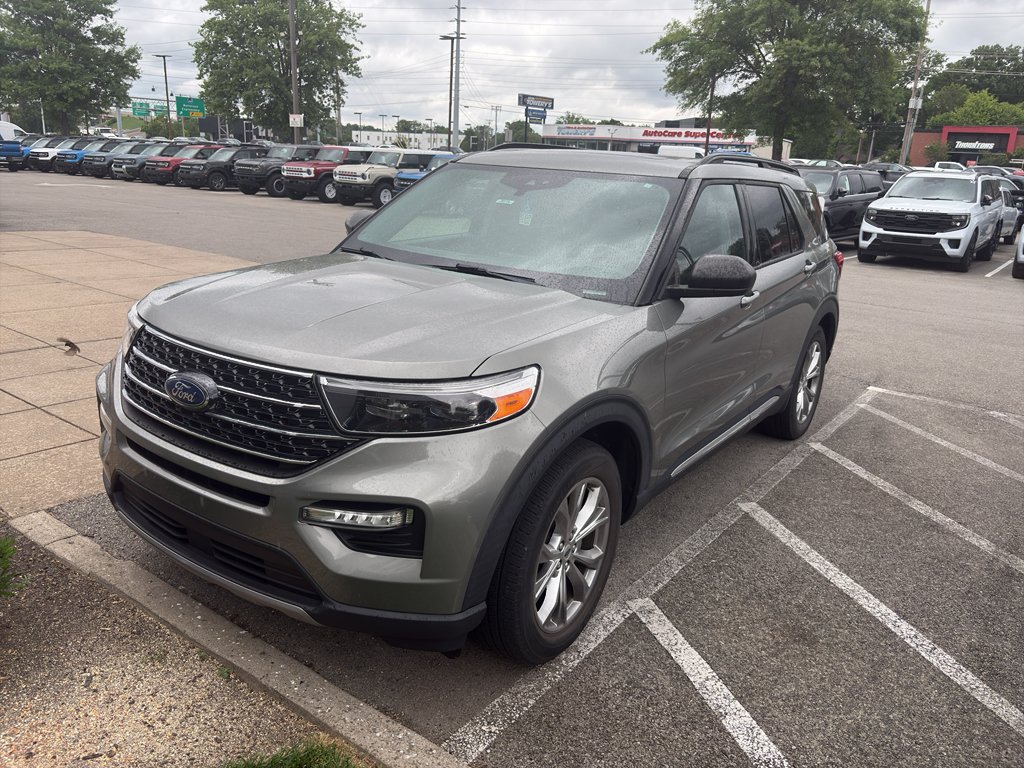 Used 2020 Silver Spruce Metallic Ford XLT image 2