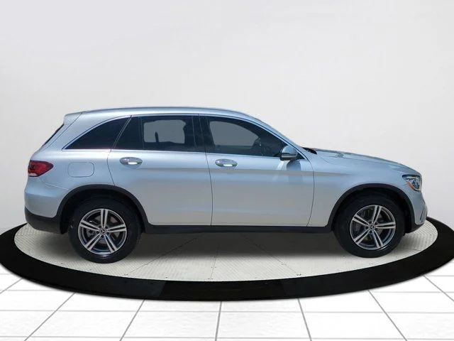 Used 2020  Mercedes-Benz GLC 300 image 2