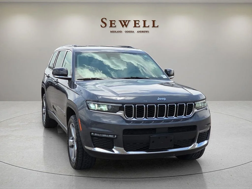 Used 2021  Jeep Limited image 7