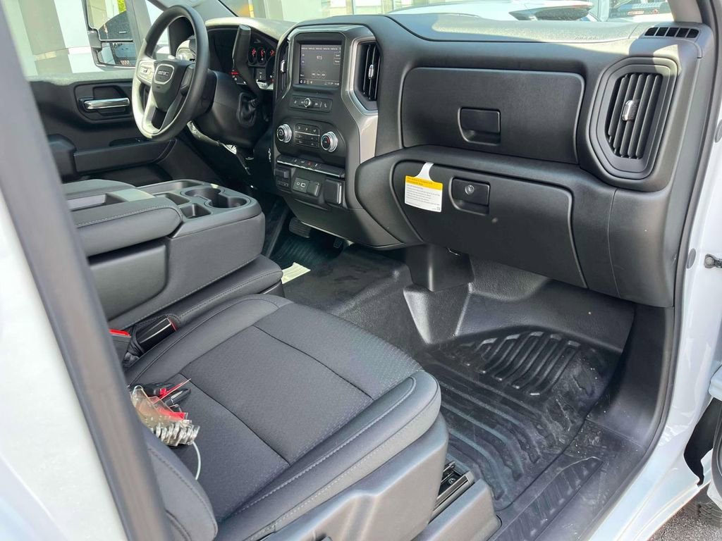 2025 GMC Sierra 3500HD Pro - Photo 15
