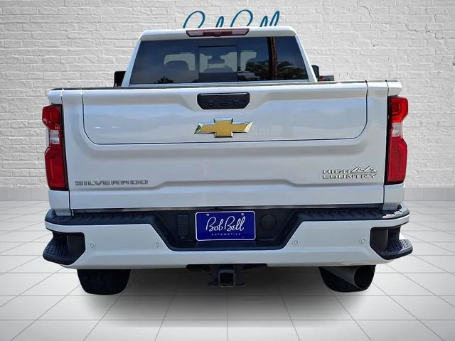 Used 2023 Iridescent Pearl Tricoat Chevrolet High Country image 5