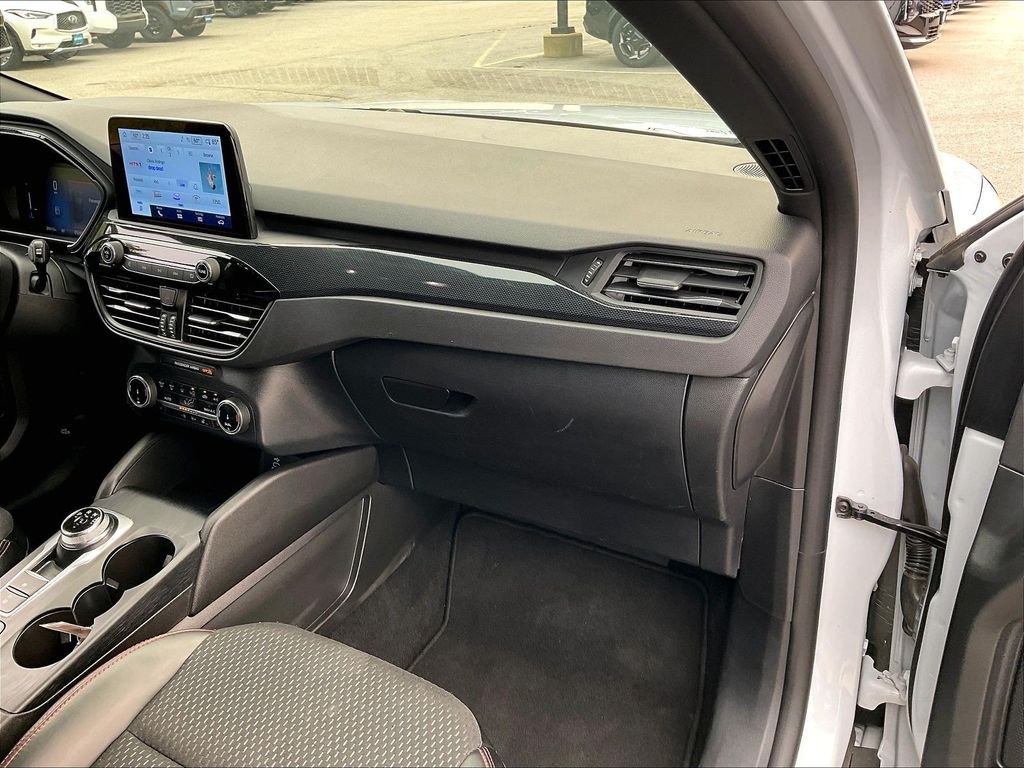 Used 2025 Space Silver Metallic Ford ST-Line Select image 12