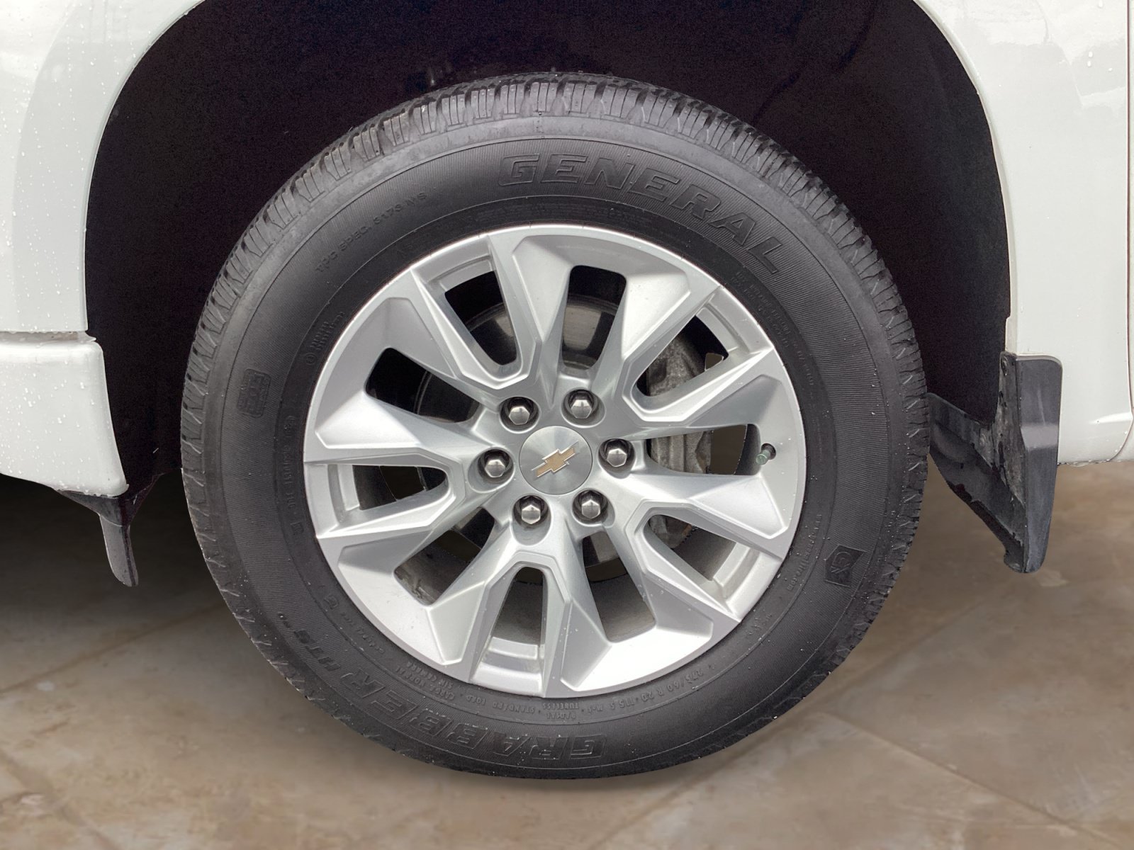Used 2025 Summit White Chevrolet Custom image 30