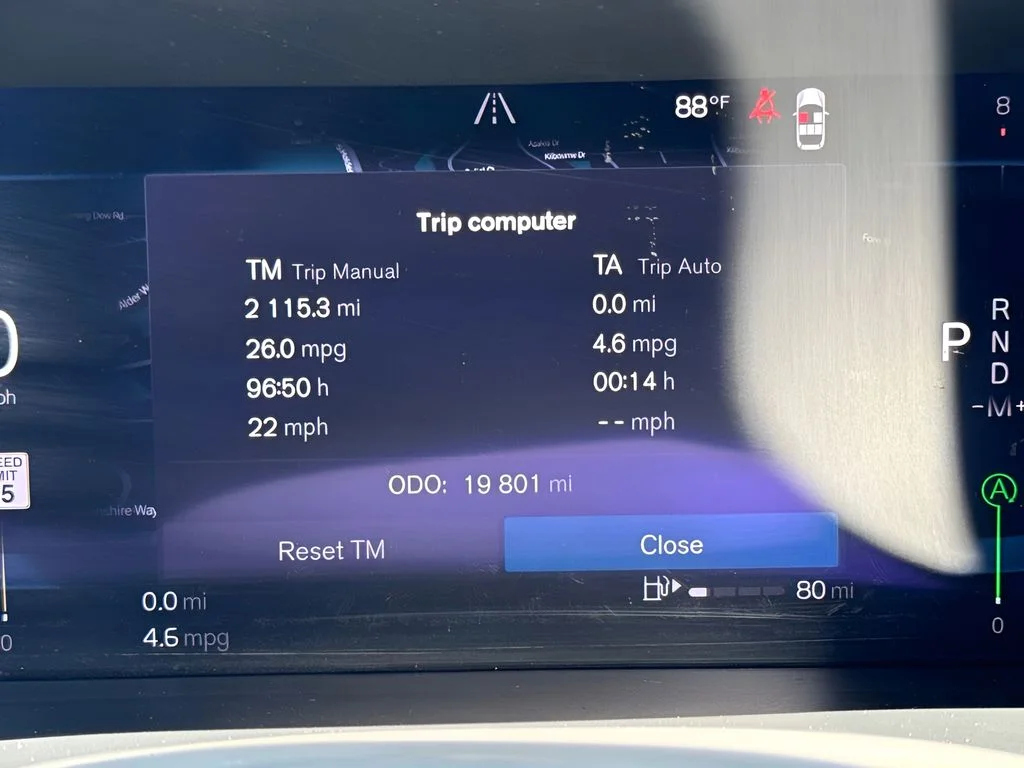 Used 2024 Gray Volvo B5 Plus Dark Theme image 25