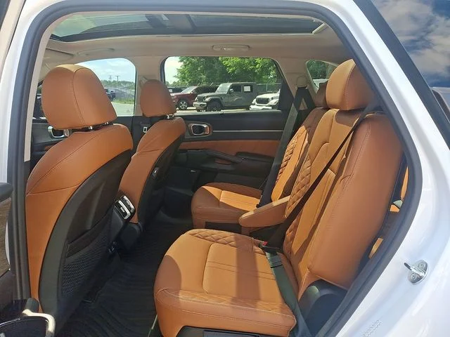 Used 2023 White Kia X-Line SX Prestige image 10