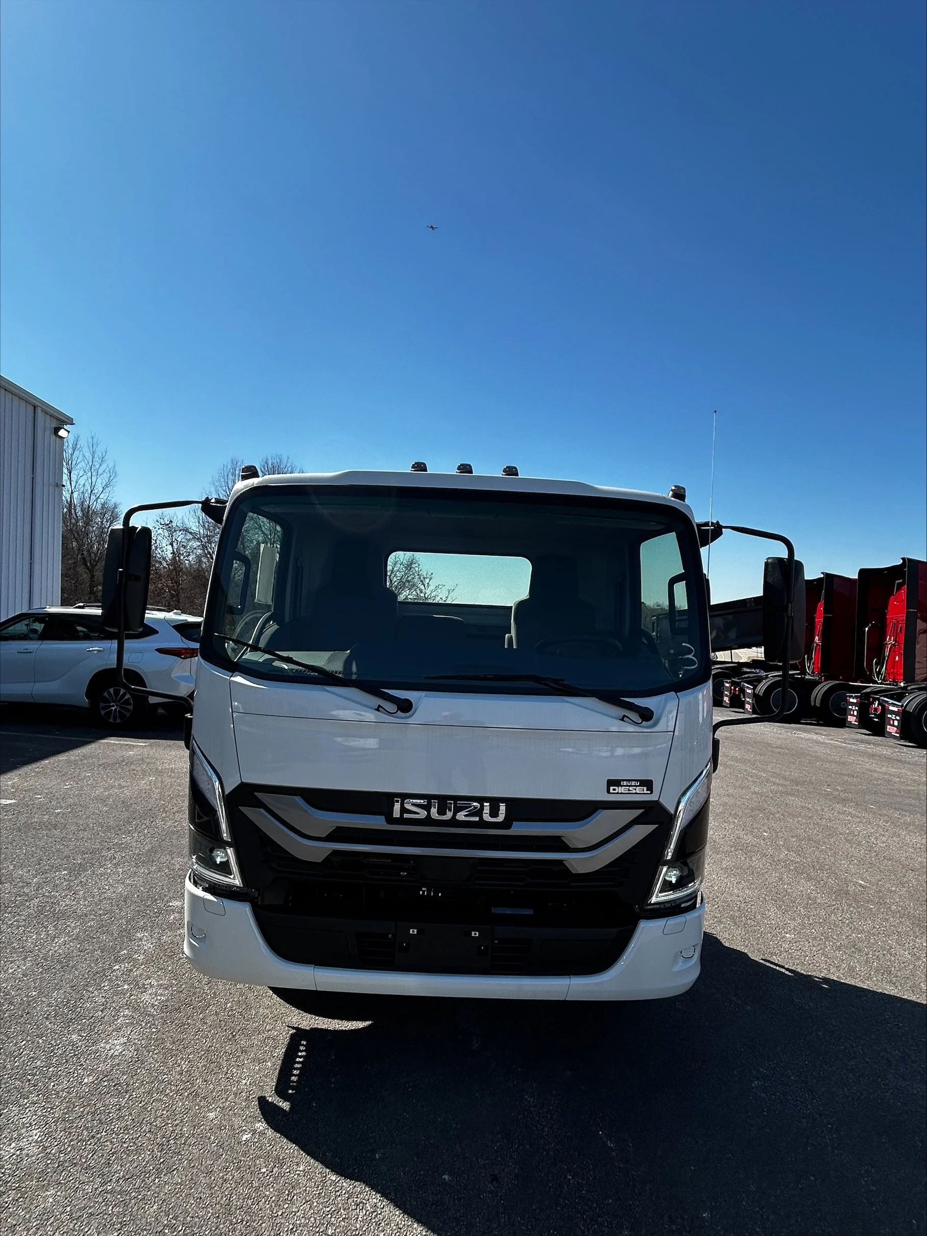 New 2025 White ISUZU  image 2