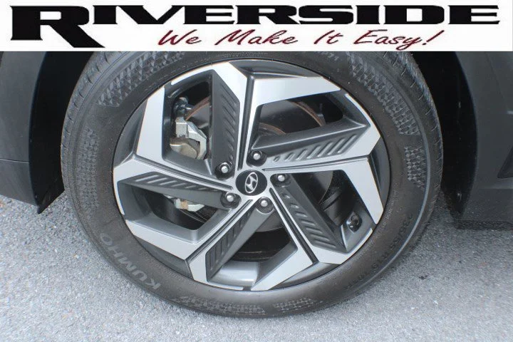 Used 2022 Phantom Black Hyundai SEL image 5