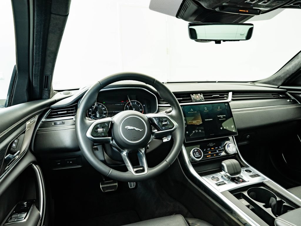 2024 Jaguar XF R-Dynamic SE - Photo 31