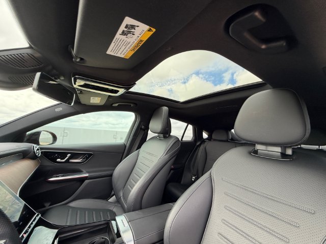 Used 2025  Mercedes-Benz GLC 300 Coupe image 29