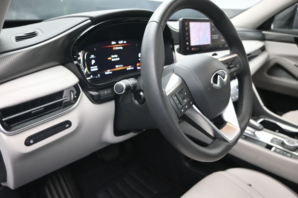 Certified Used 2026 White INFINITI PURE image 12