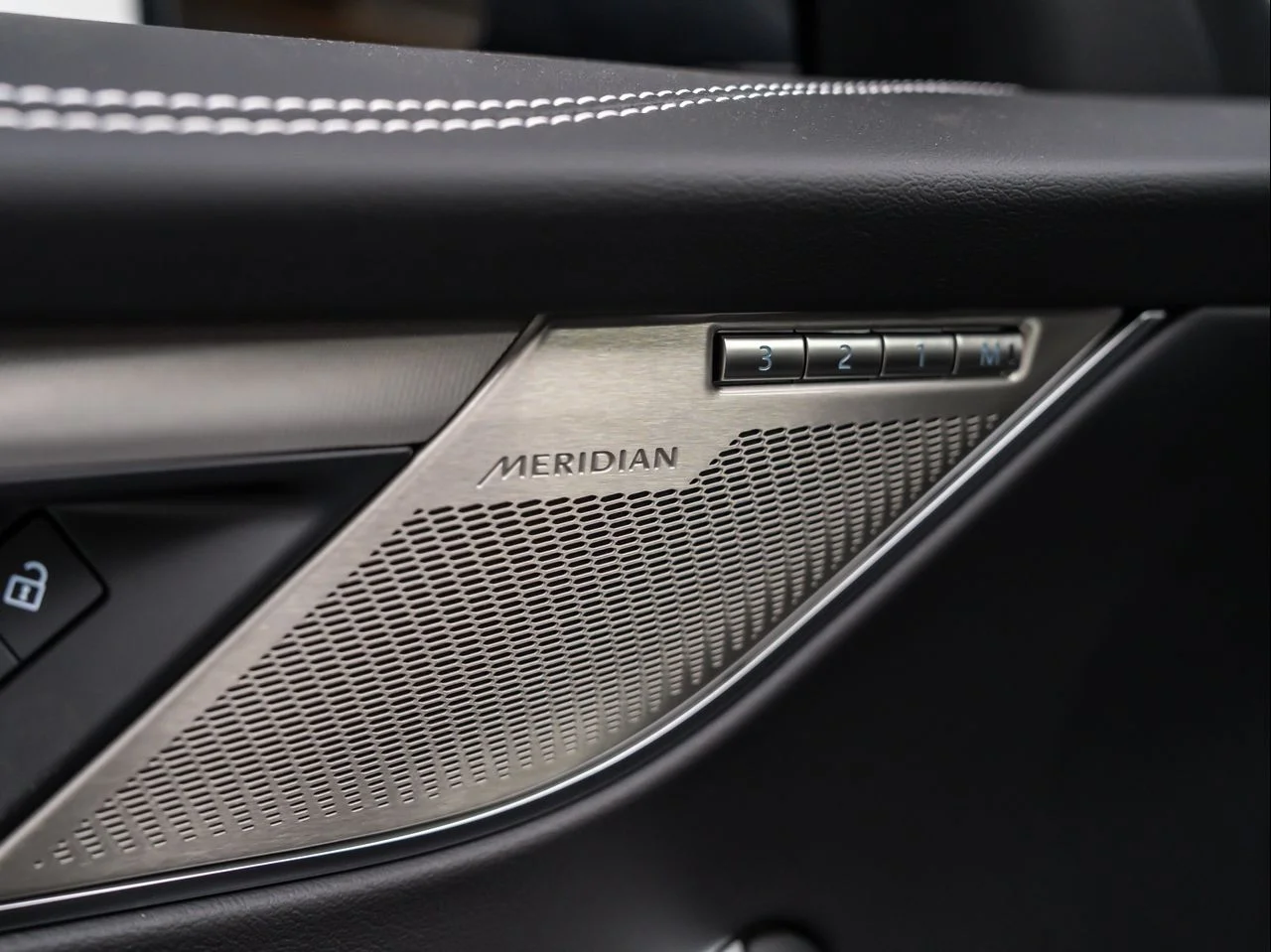 New 2025 Eiger Grey Jaguar R-Dynamic S P400 AWD Automatic image 26
