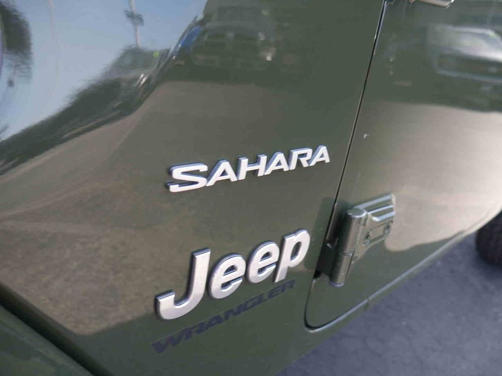 Used 2023 Green Jeep Sahara image 26
