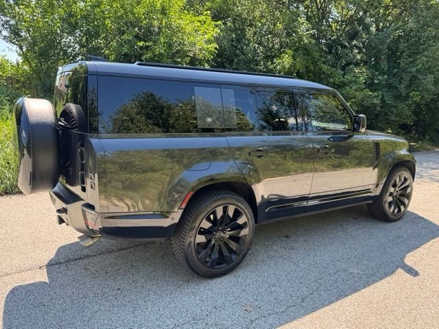 Certified Used 2024 Carpathian Gray Premium Metallic Land Rover V8 image 5