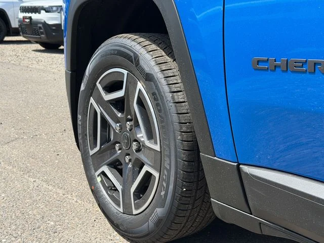 New 2026 Hydro Blue Pearl-Coat Exterior Paint Jeep Limited image 10