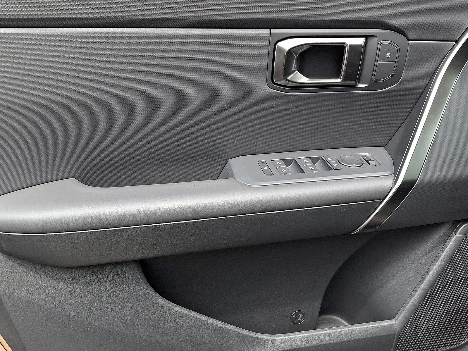 New 2027 Terrain Brown / Black Roof Kia X-Line S image 5