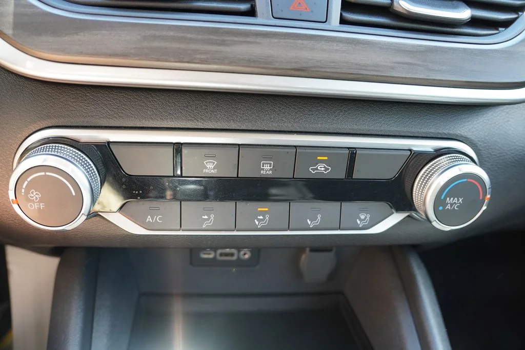 Used 2025 Gun Metallic Nissan 2.5 SV image 24