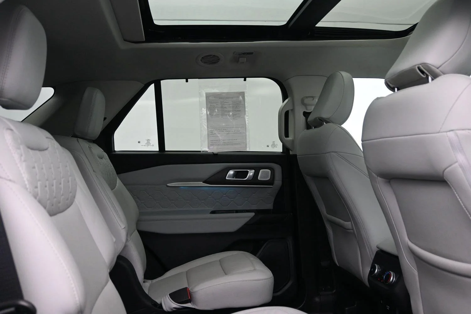 Used 2025 Star White Metallic Tri-Coat FORD Platinum image 11