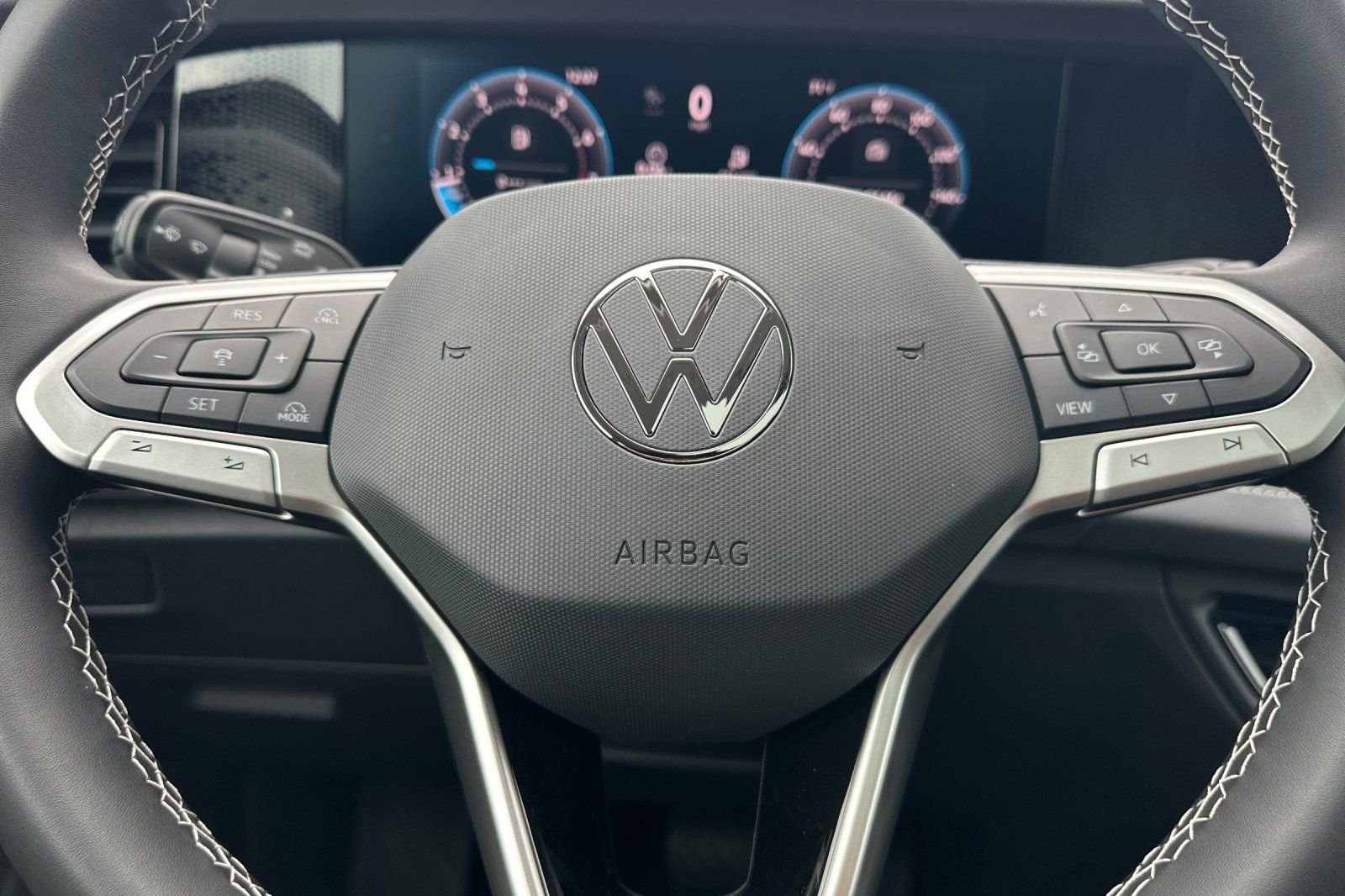 New 2026 Deep Black Pearl Volkswagen 2.0T SE image 23