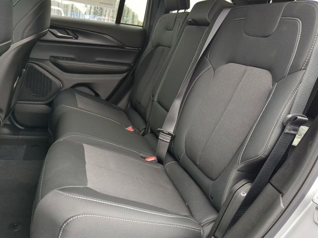 New 2025 Silver Zynith Exterior Paint Jeep Laredo image 21