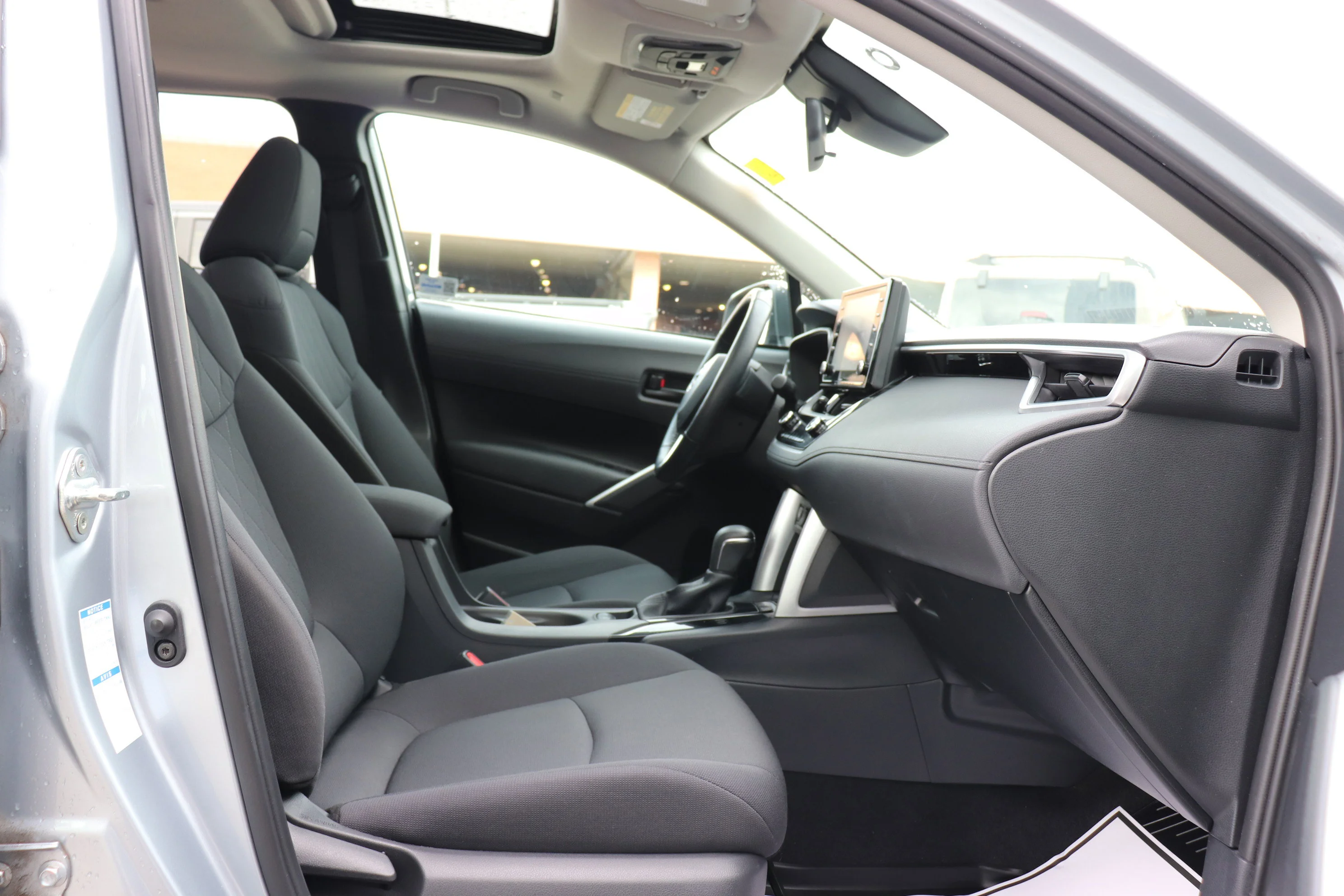 Used 2022 Silver Toyota LE image 9