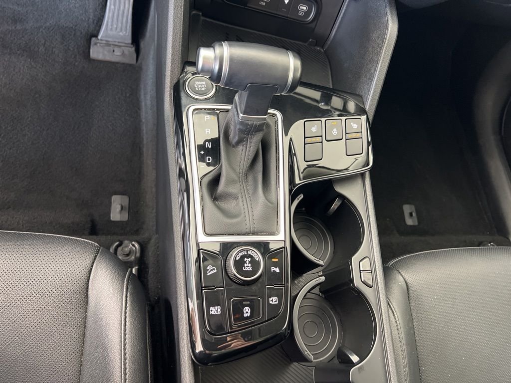 Used 2023 White Kia SX image 19