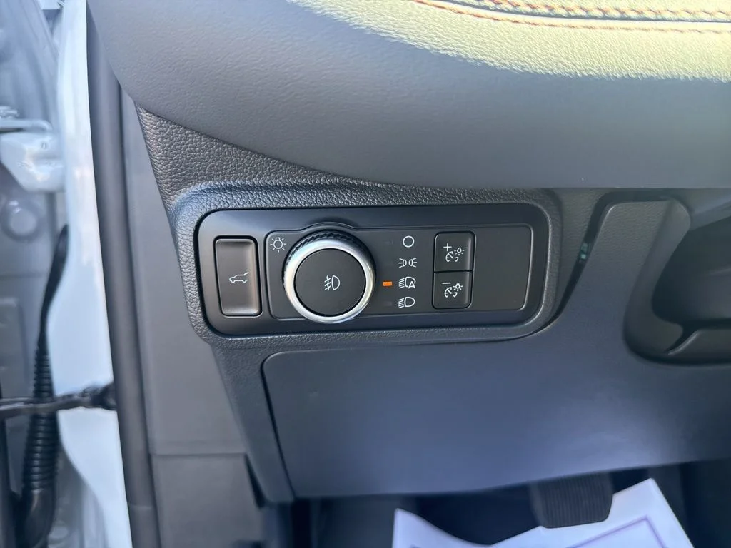 New 2026 Space White Metallic Ford Active image 36