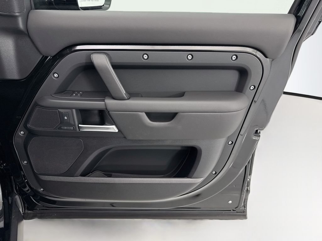 New 2026 Santorini Black Land Rover X-Dynamic SE image 23