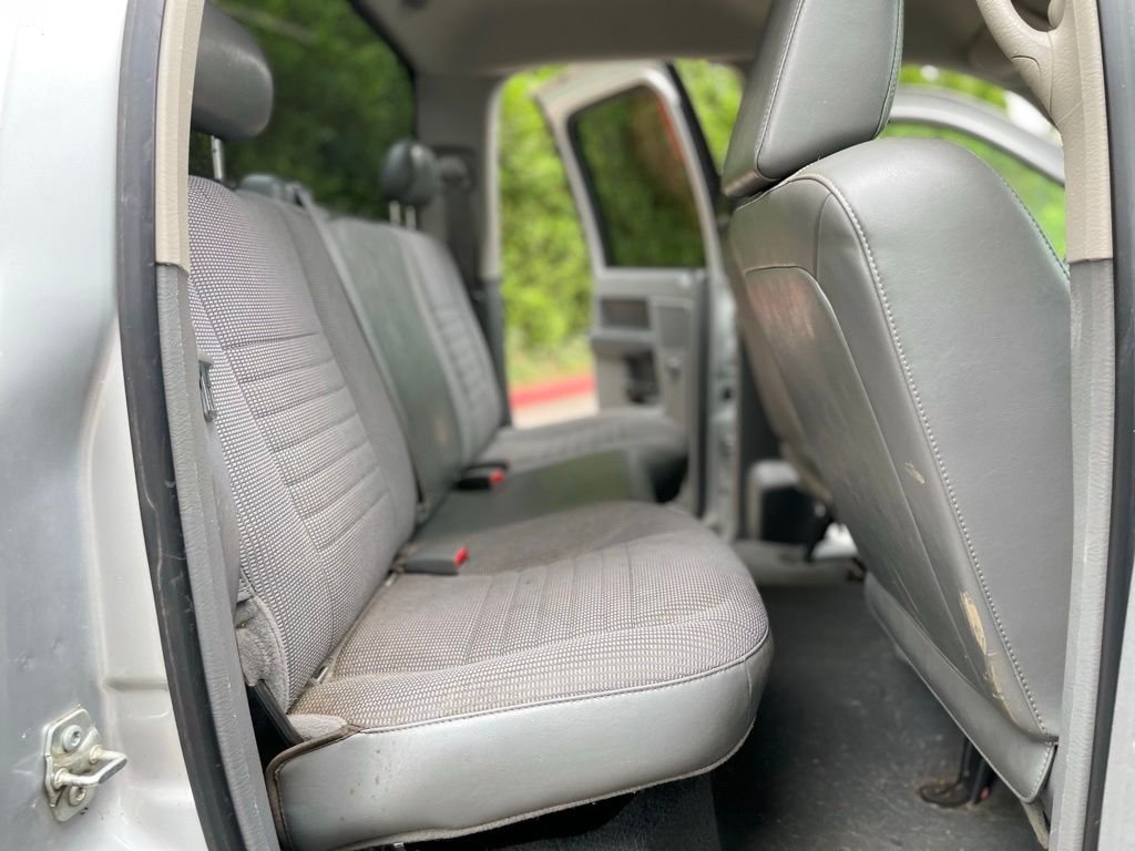 Used 2008 Bright Silver Metallic Clearcoat Dodge ST image 18