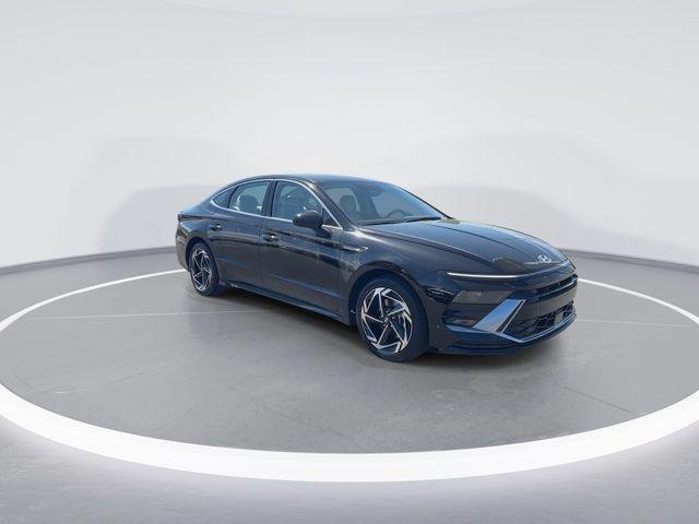 New 2026 Black Hyundai SEL Sport image 2