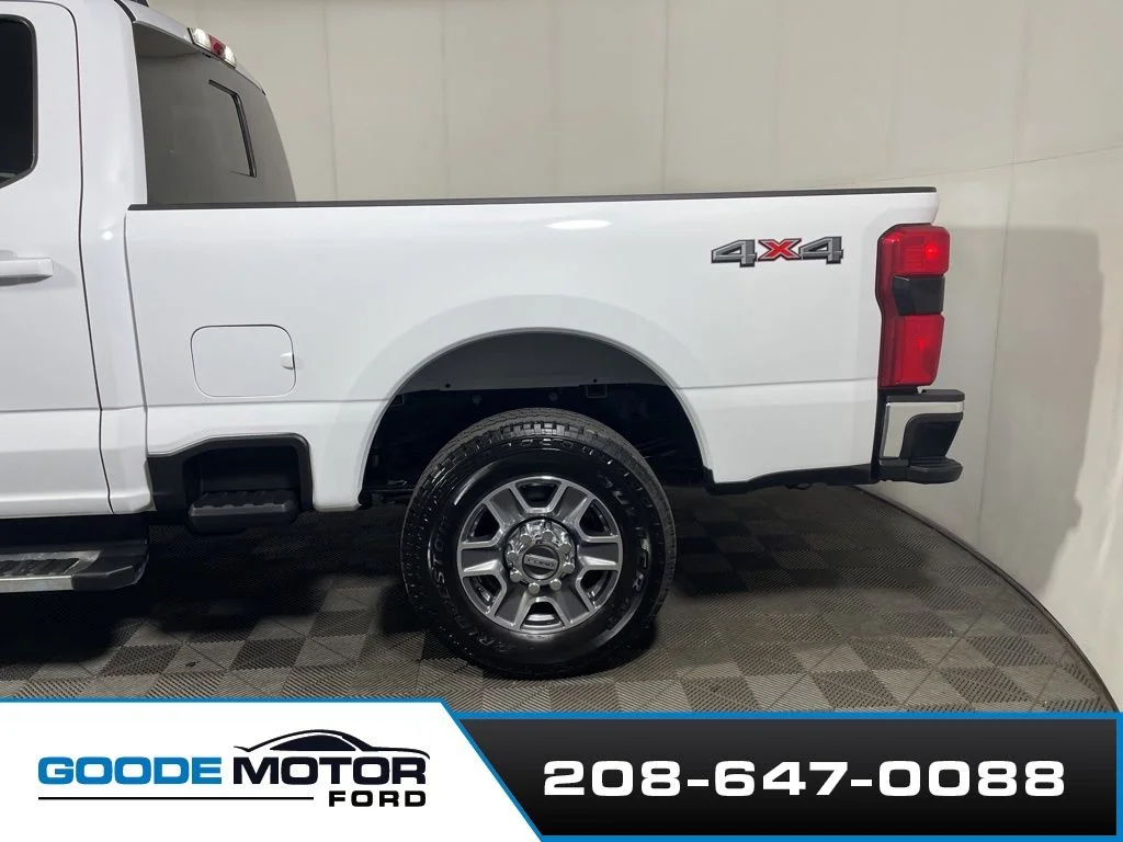 Certified Used 2023 Oxford White Ford Lariat image 5