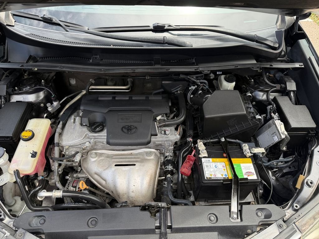 Used 2018 Gray Toyota XLE image 21
