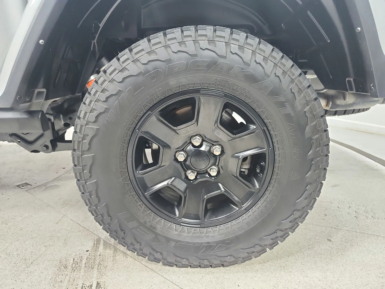 Used 2022 Silver Jeep Mojave image 42