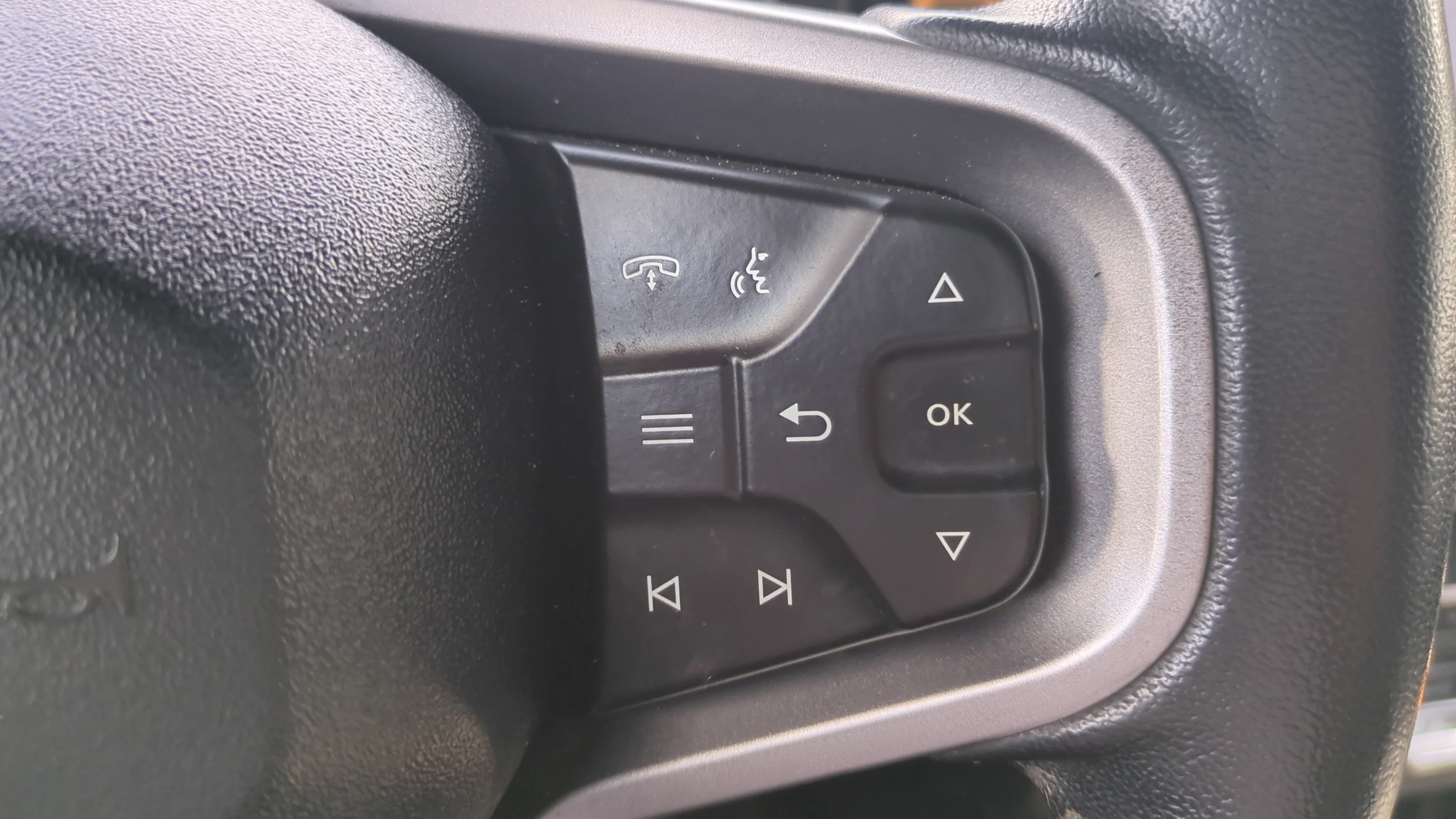 Used 2021 Carbonized Gray Metallic Ford Badlands image 24