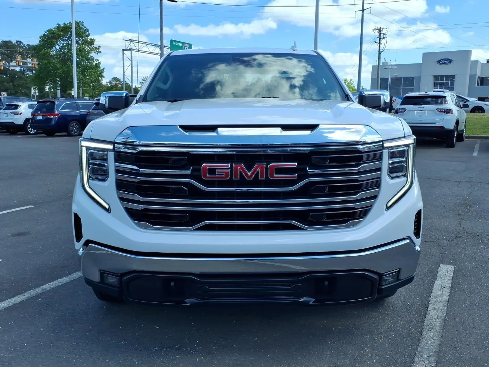 Used 2025 Summit White GMC SLT image 13