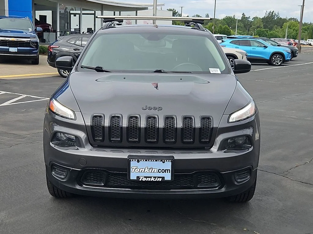 Used 2016 Granite Crystal Metallic Clearcoat Jeep Sport image 9