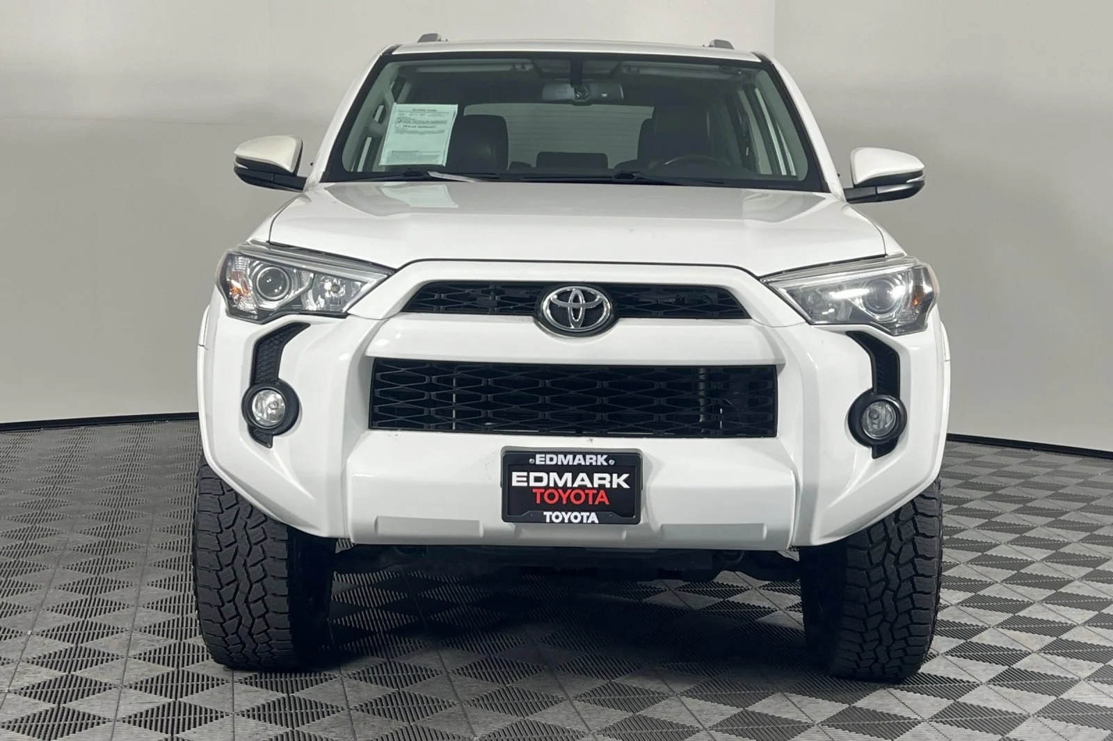 Used 2018 Super White Toyota SR5 Premium image 8
