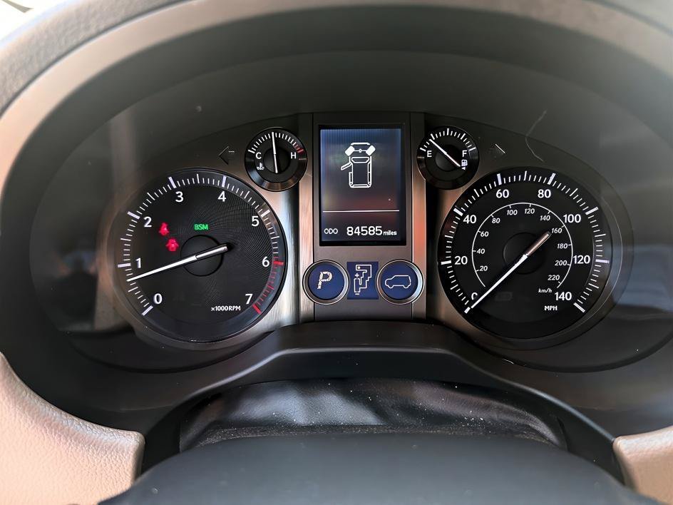 Used 2019 Gray Pearl Lexus 460 image 17