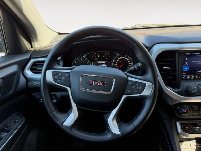 Used 2023  GMC SLT image 12