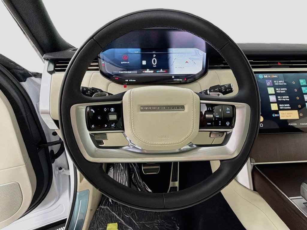 New 2027 Fuji White Land Rover SE image 11