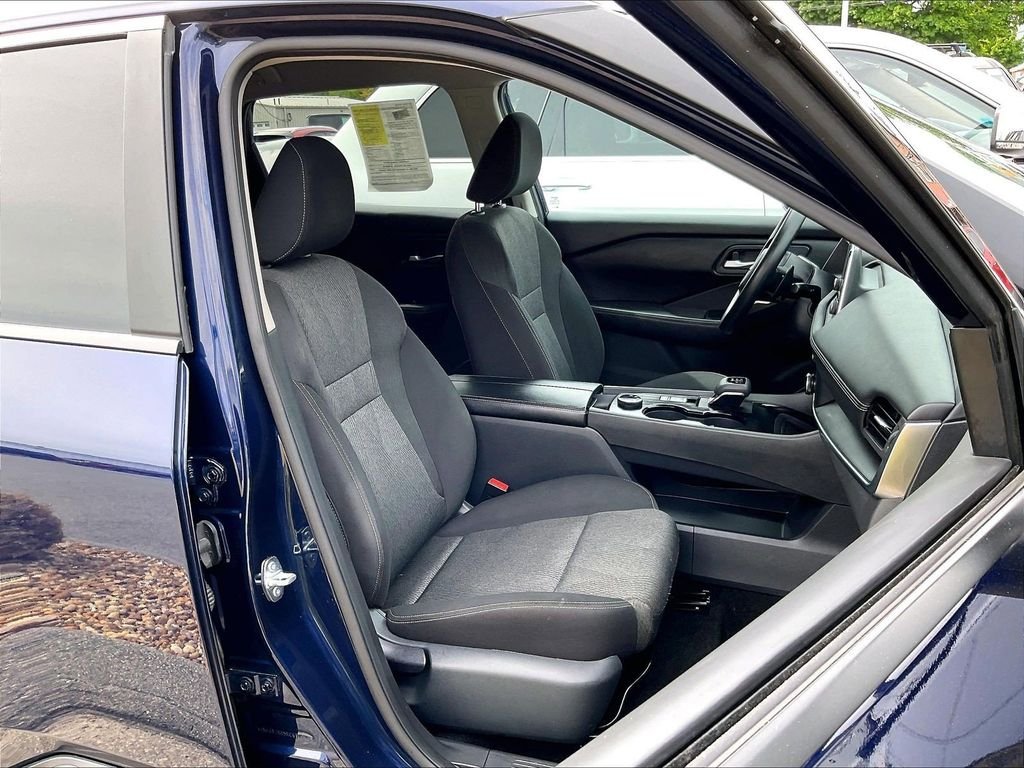 Used 2024 Blue Nissan SV image 11
