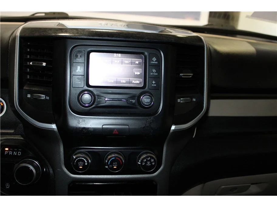Used 2020 Granite Crystal Metallic Clearcoat Ram Big Horn image 29