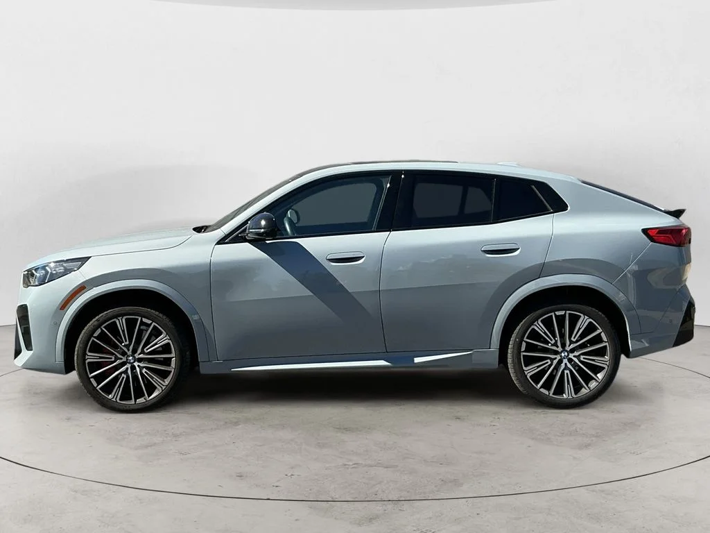 Used 2025 Gray BMW xDrive28i image 4