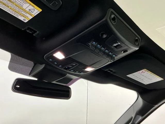 Used 2022  Ford Platinum image 27