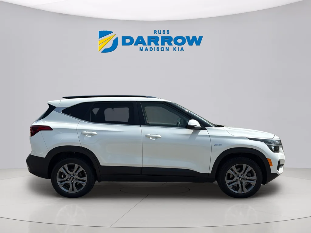 Used 2021 Snow White Pearl Kia S image 6